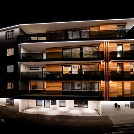 Hollywood Dream Penthouse & Mit Privater Sauna Nahe Ischgl Apartment