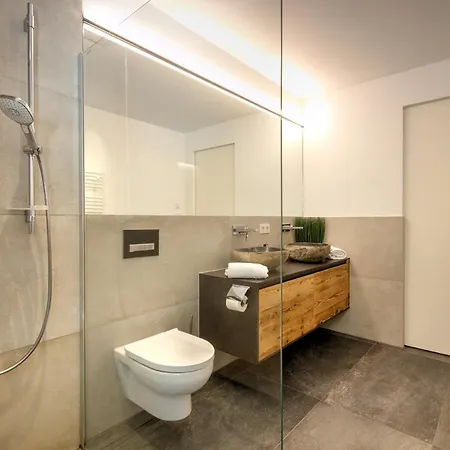 Hollywood Dream Penthouse & Mit Privater Sauna Nahe Ischgl Apartman *